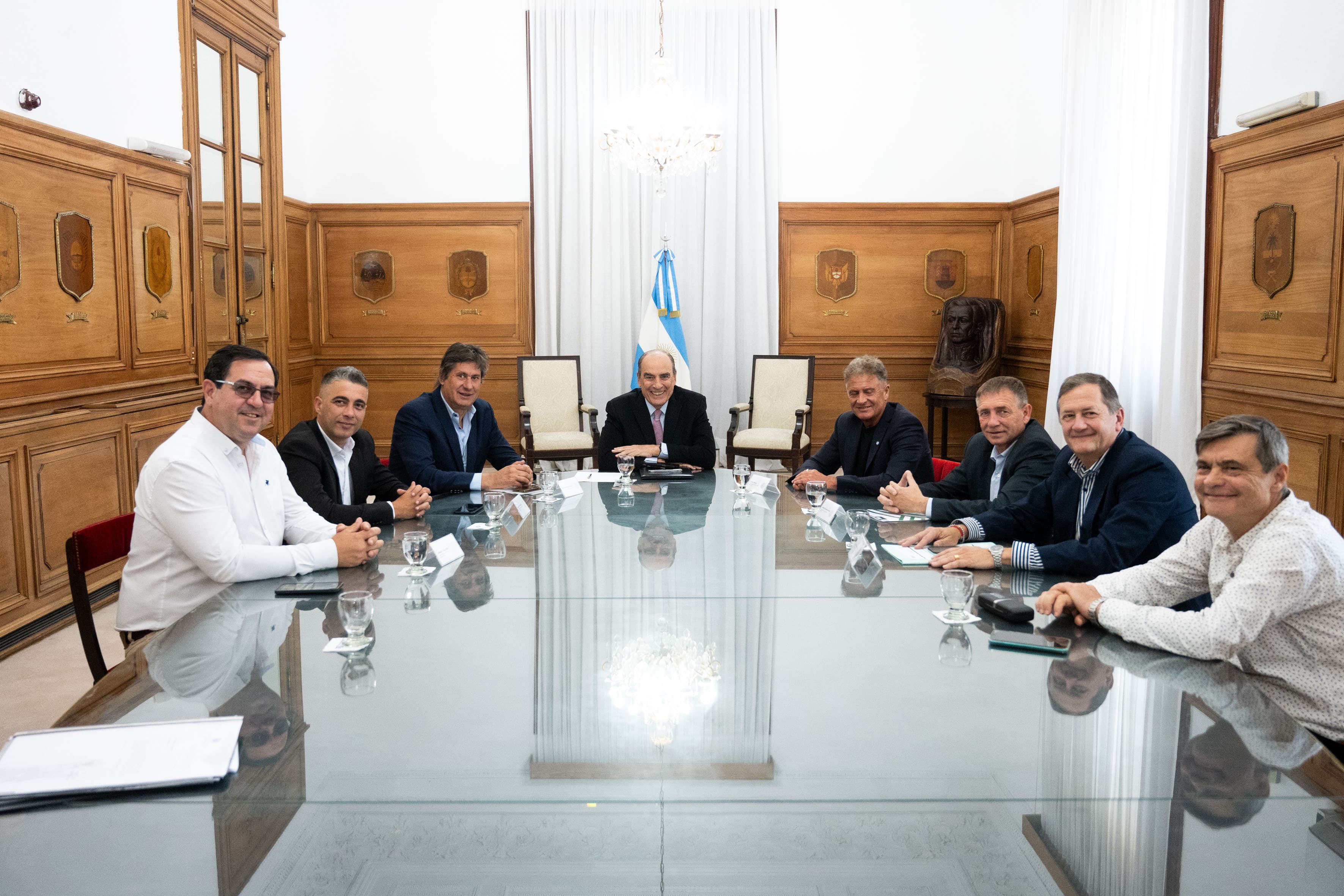 Santacroce se reunió con el jefe de gabinete de Milei, pidió obras y apuntó contra Pullaro